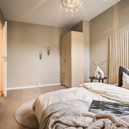 Newly Renovated Apartamento *