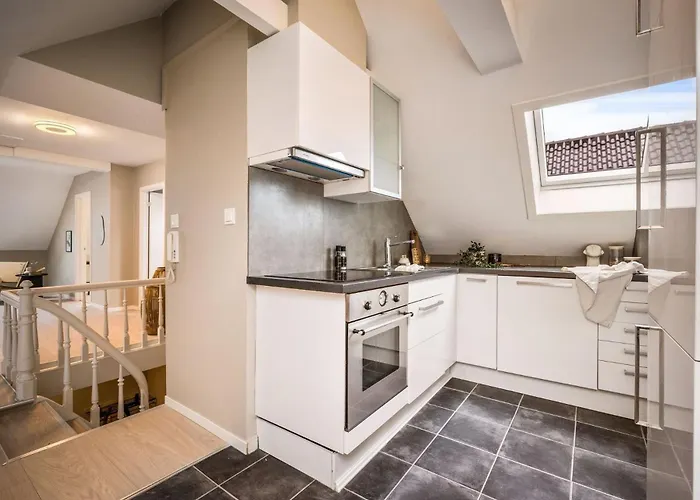 Newly Renovated דירה