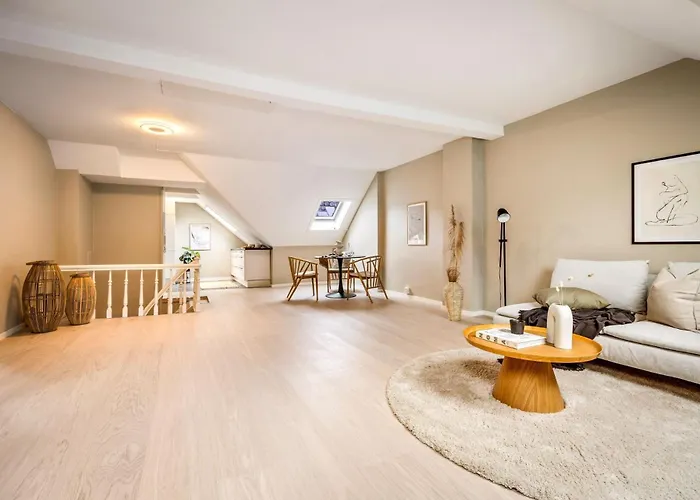 Newly Renovated * ברגן